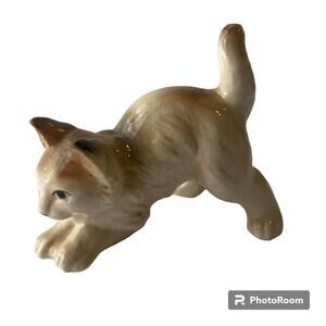 Playful Kitten Figurine 3.5" Long Haired Calico Mid Century Grannycore Porcelain